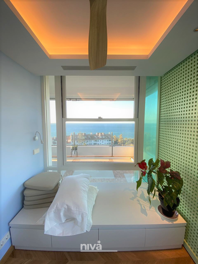 Sala de estar de esta reforma de piso en Marbella (Edificio Diana) Sala de estar de esta reforma de piso en Marbella (Edificio Diana)